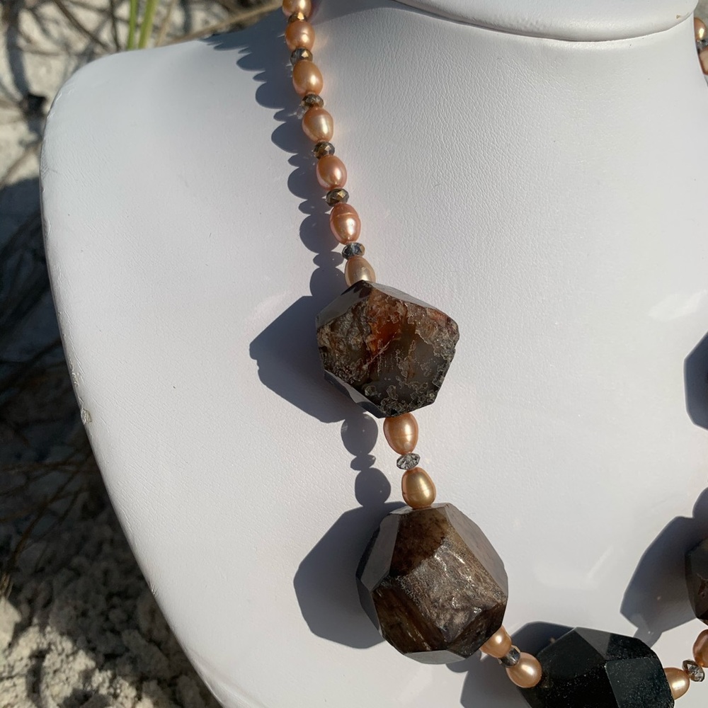 Agate with Freshwater Pearls and Swarovski Crystal - Picture 2 of 2
